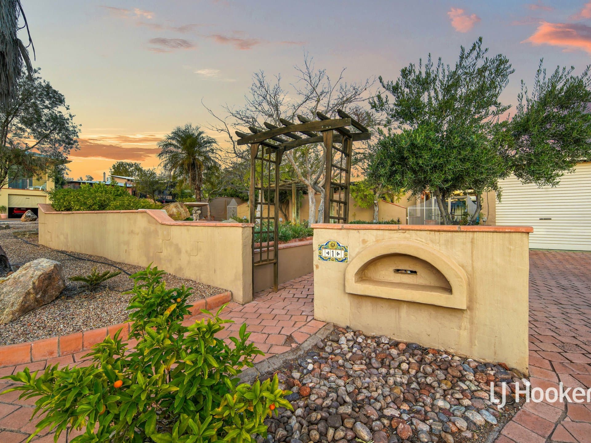 1 Higgins Court, Desert Springs, Desert Springs - Thumbnail 3