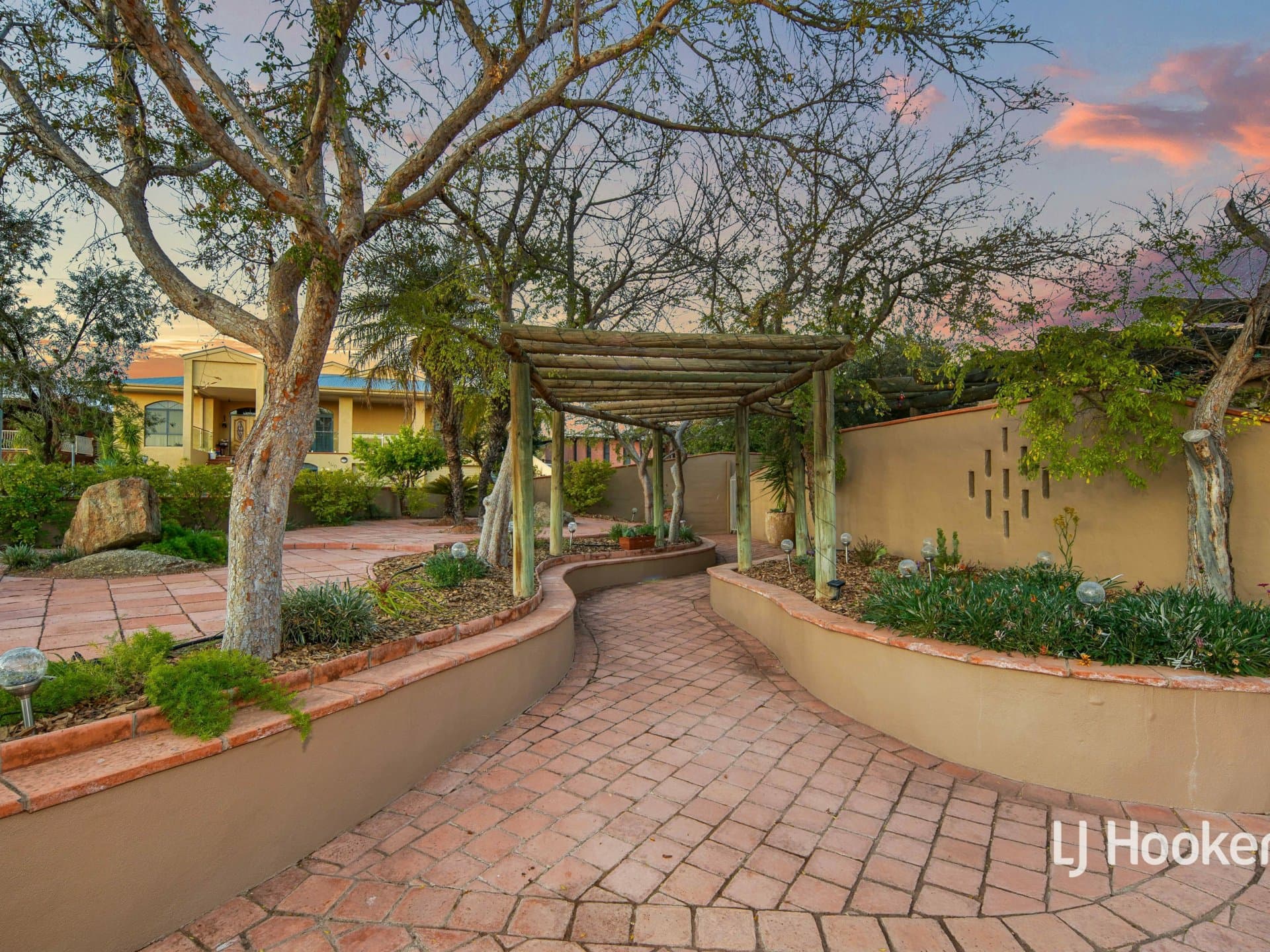 1 Higgins Court, Desert Springs, Desert Springs - Thumbnail 4