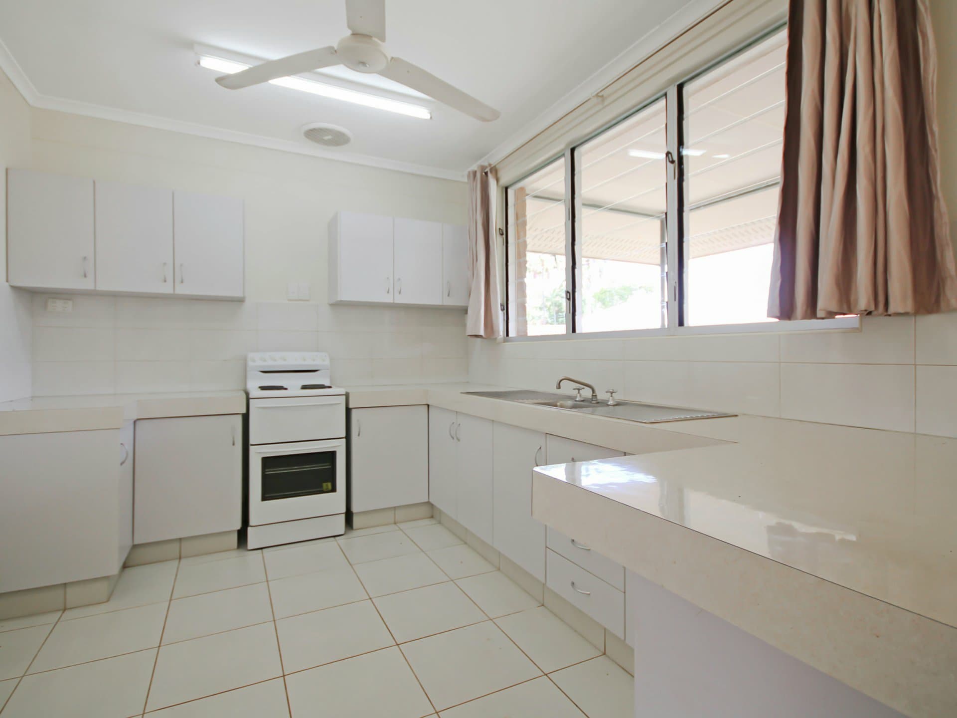 15 Gregory Court, Katherine, Katherine - Thumbnail 3