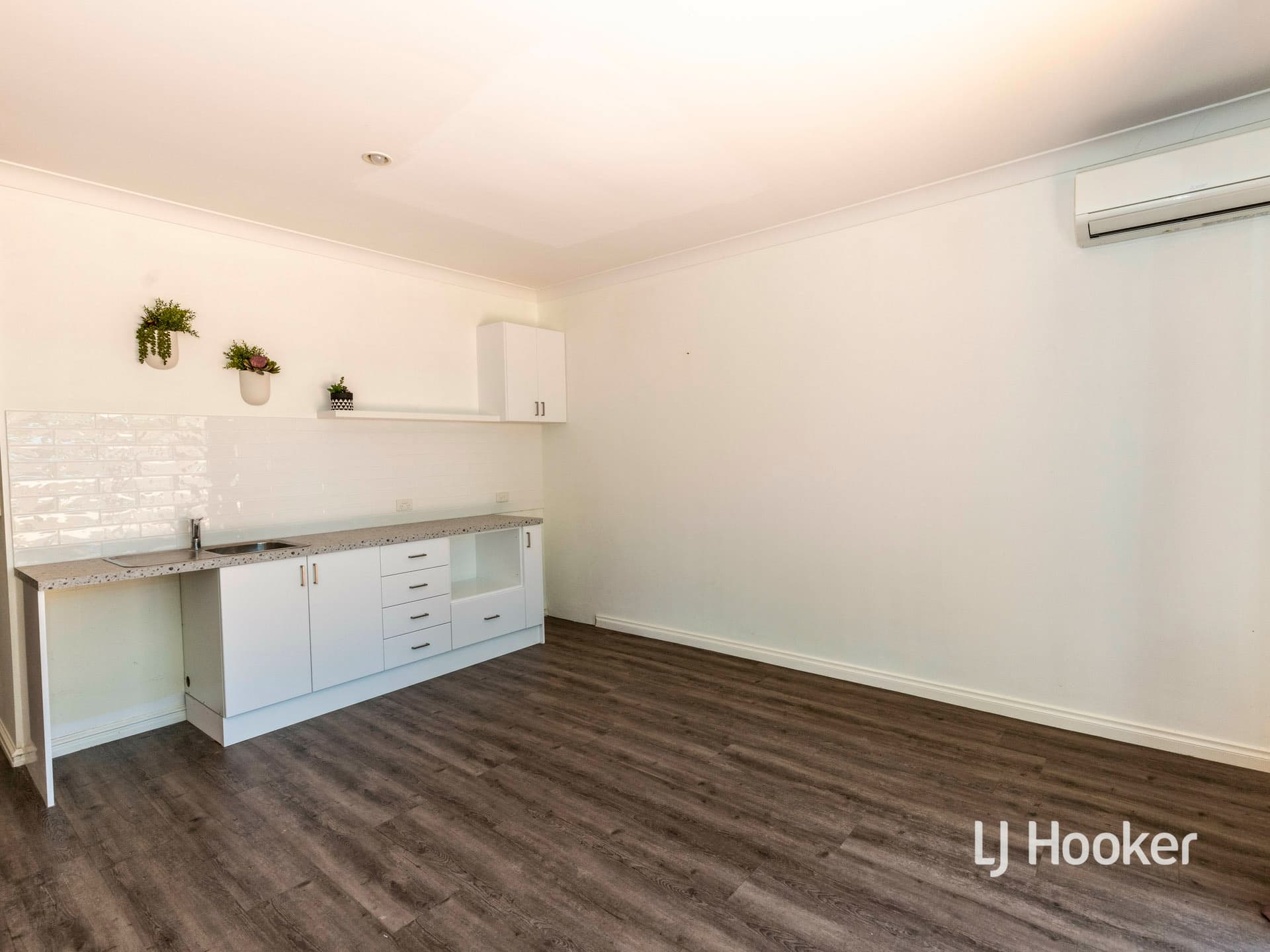 2/1A Giles Street, East Side, East Side - Thumbnail 8