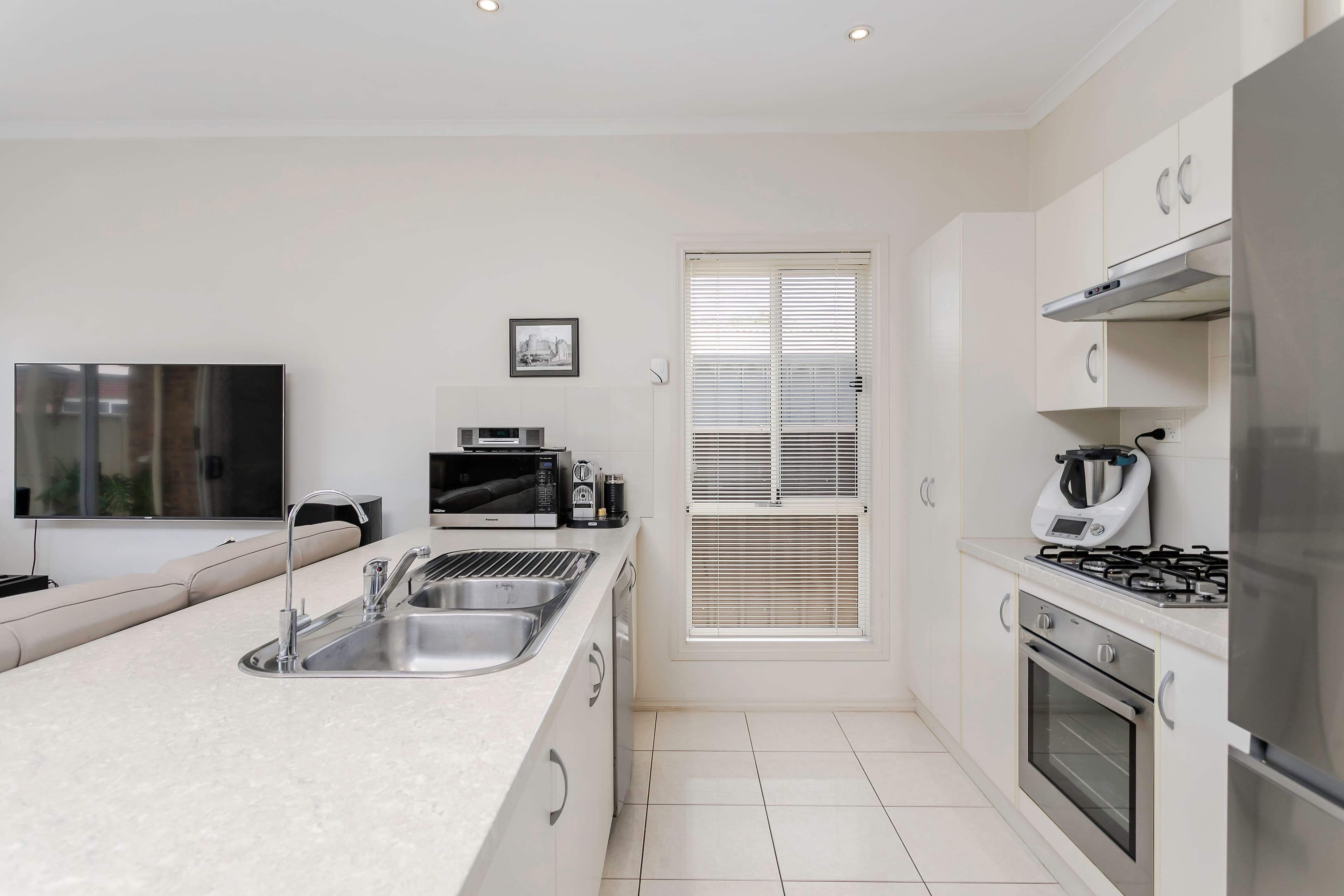 12 Cowra Crescent, Park Holme SA 5043, Park Holme - Thumbnail 5