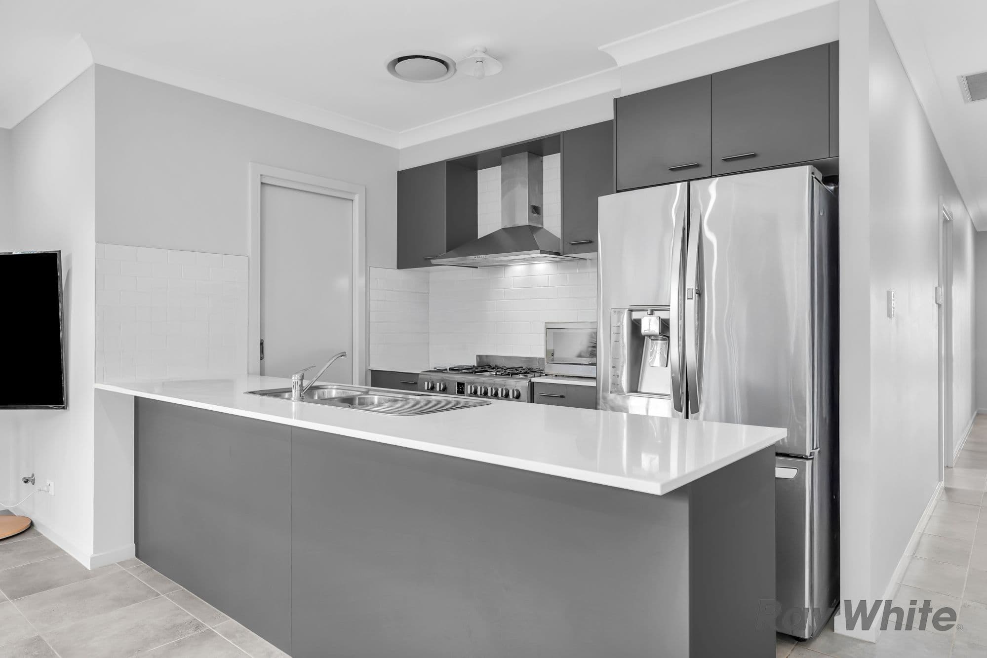 34 & 34a Roy Crescent, Thirlmere NSW 2572, Thirlmere - Thumbnail 3