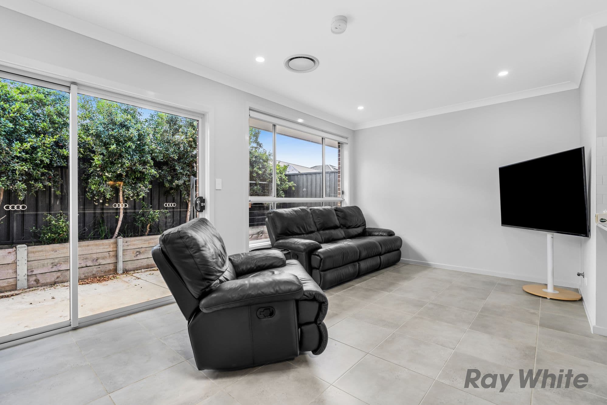 34 & 34a Roy Crescent, Thirlmere NSW 2572, Thirlmere - Thumbnail 4
