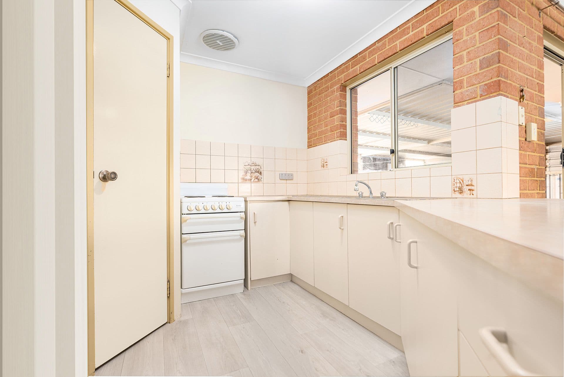 18 Naomi Way, Karloo WA 6530, Karloo - Thumbnail 6