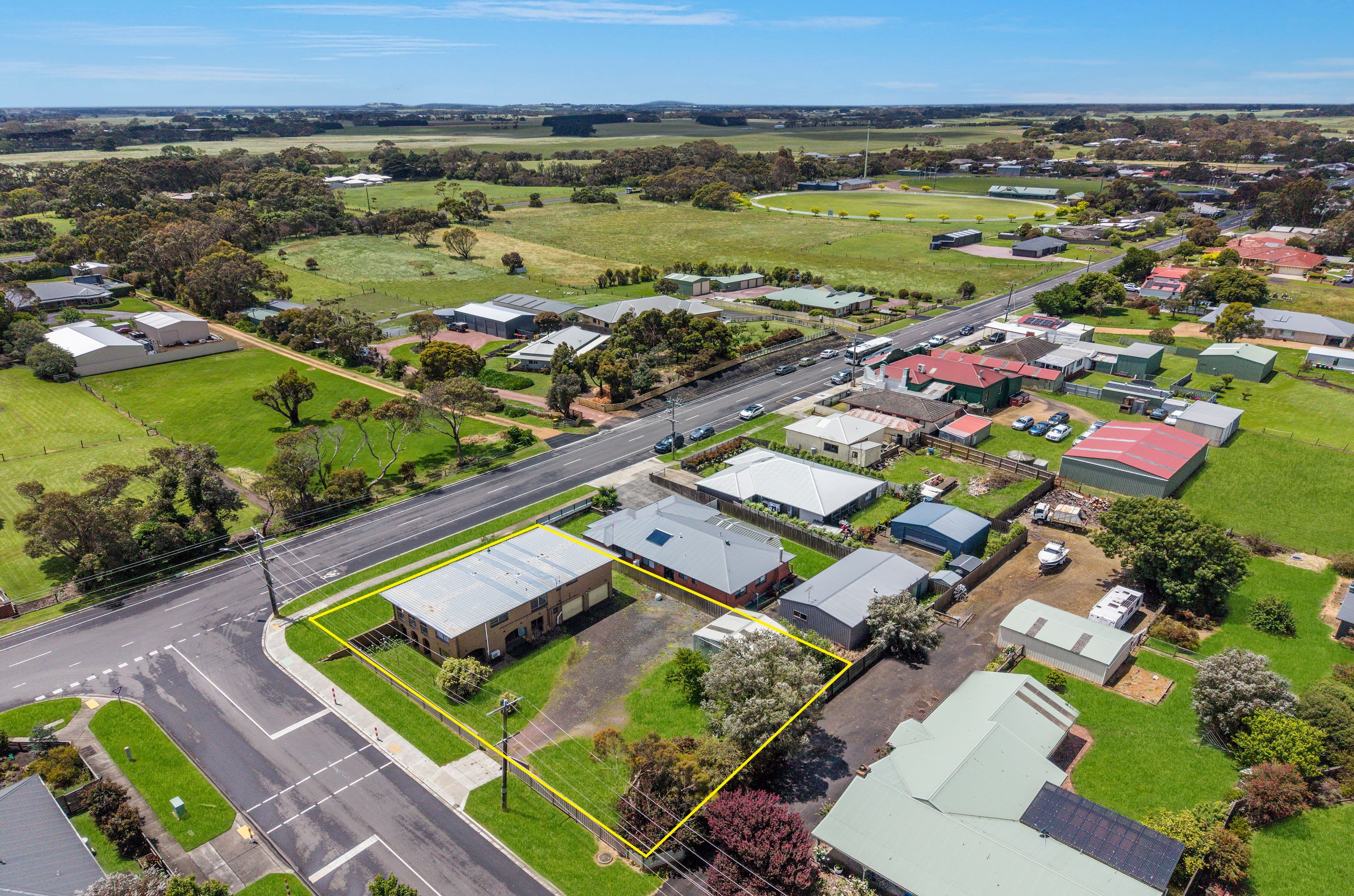 35 Ziegler Parade, Allansford VIC 3277, Allansford - Thumbnail 2