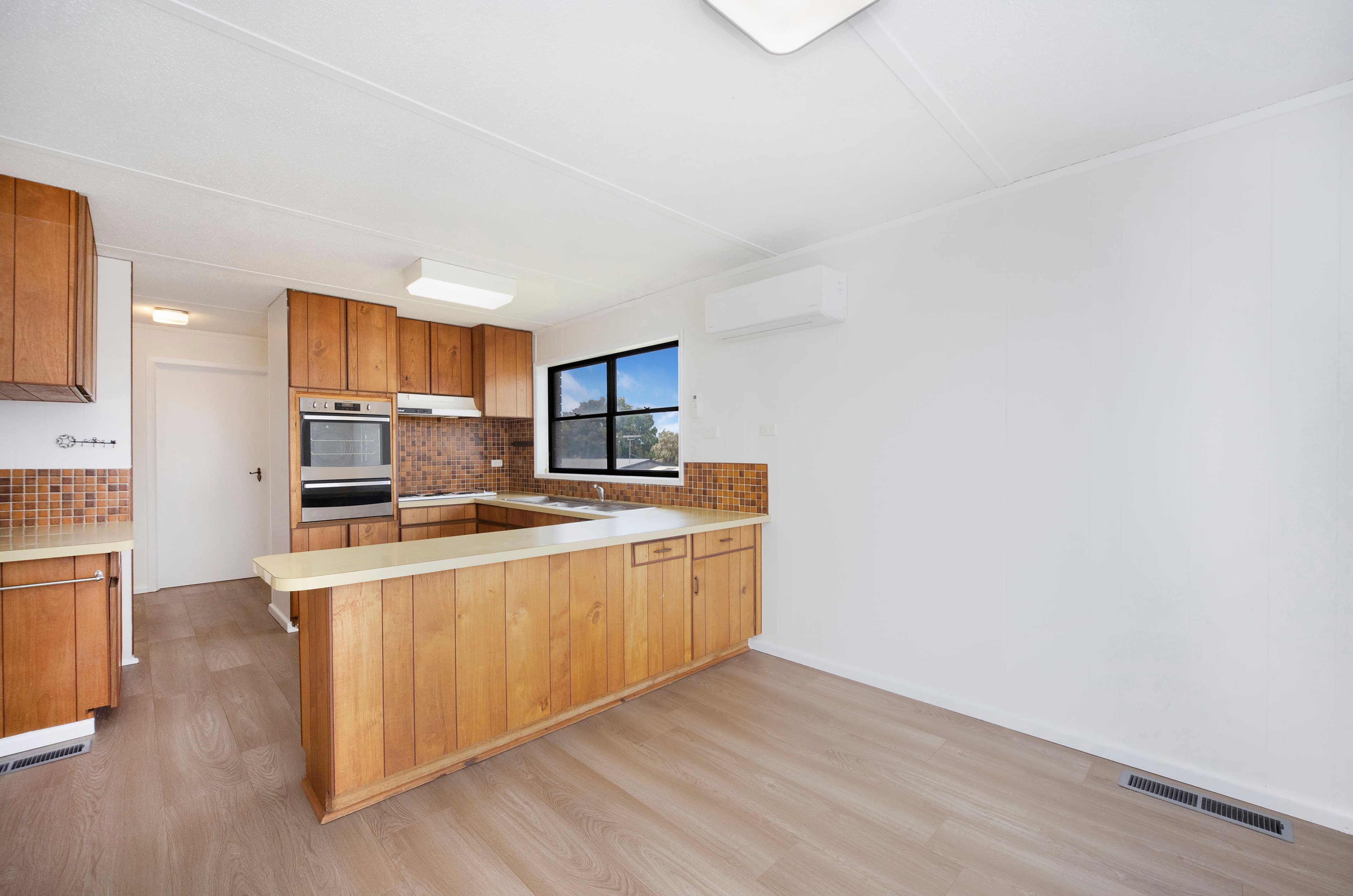 35 Ziegler Parade, Allansford VIC 3277, Allansford - Thumbnail 5