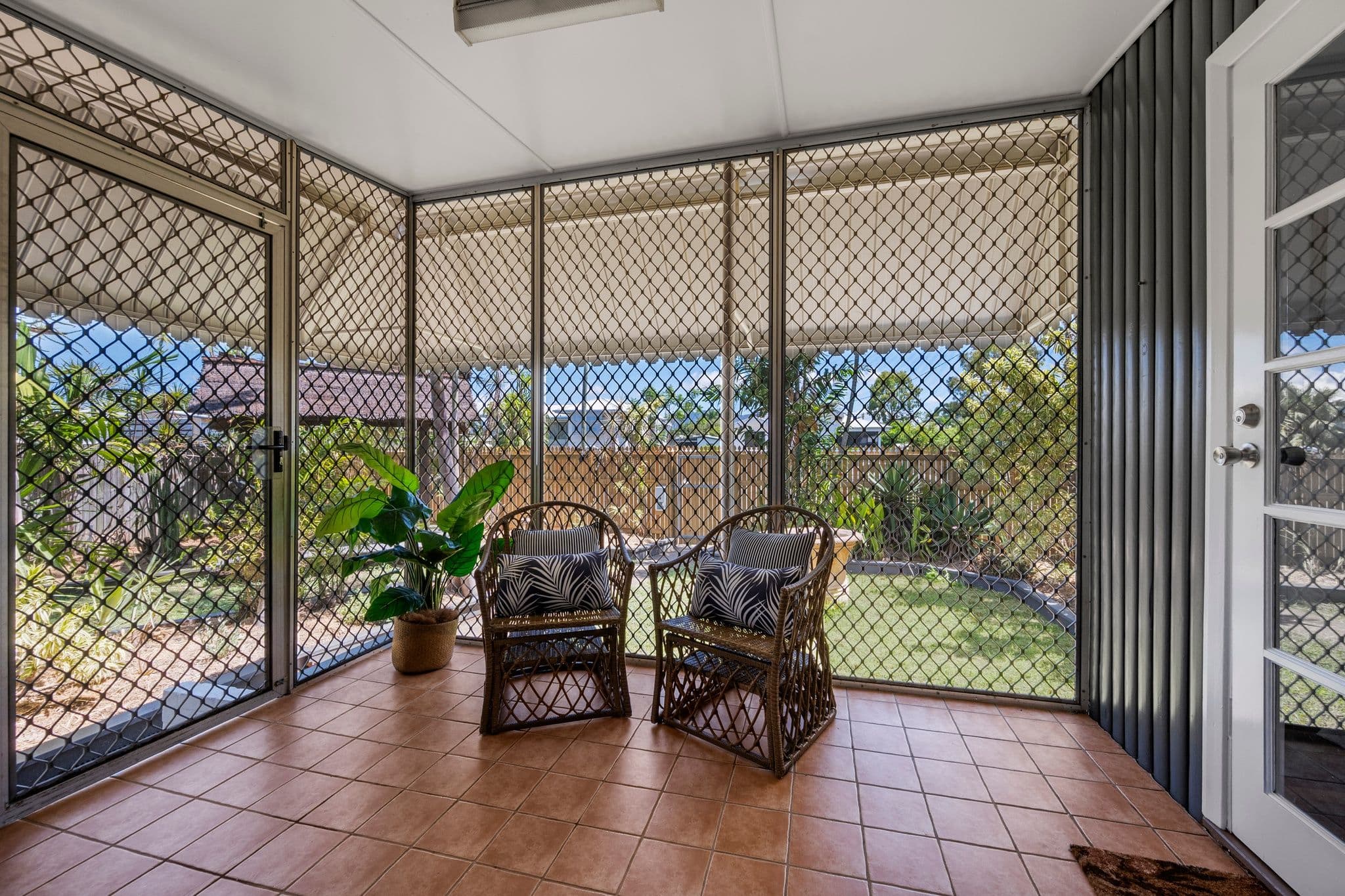 238 Howlett Street, Currajong QLD 4812, Currajong - Thumbnail 3