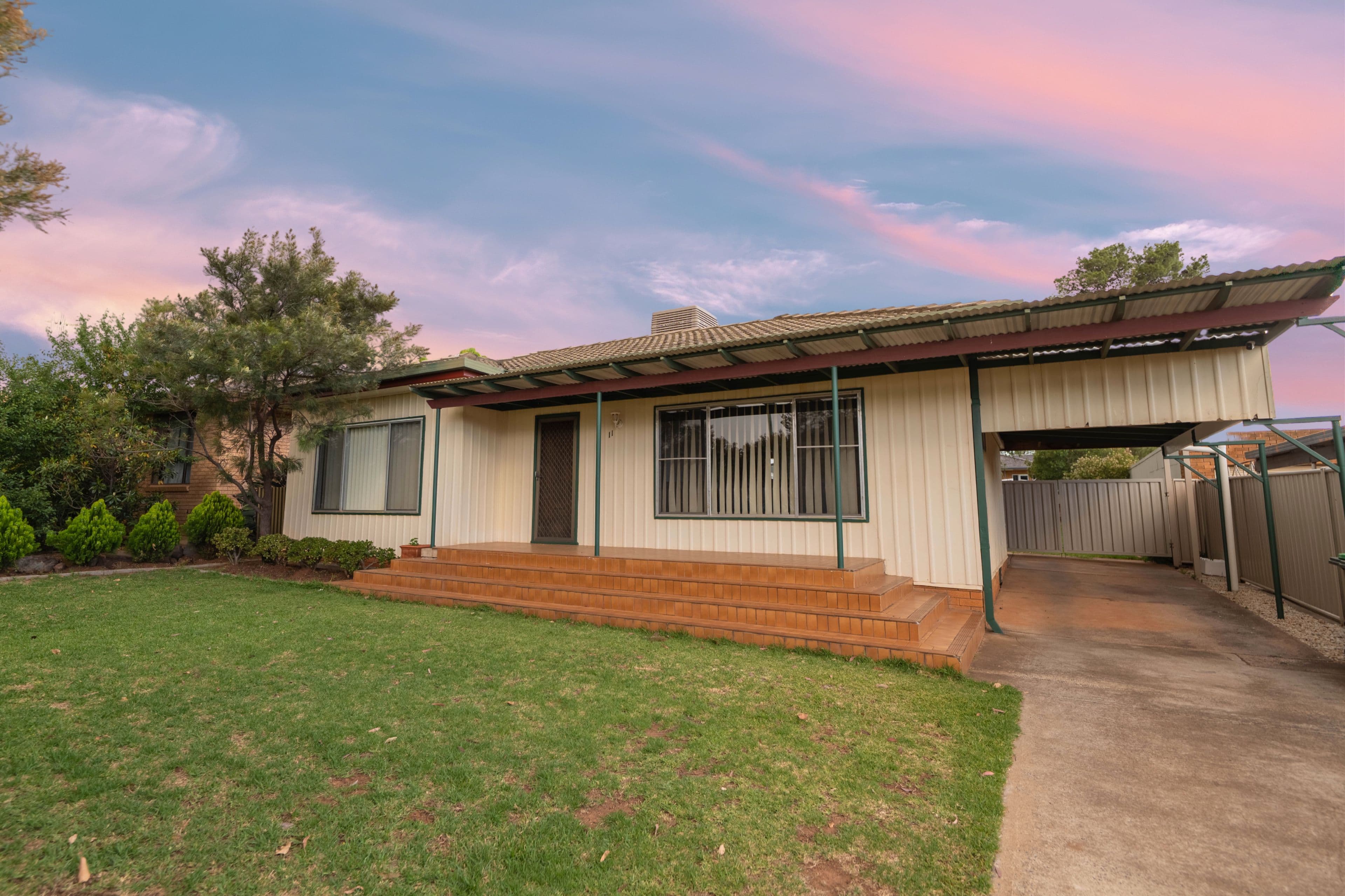 11 Thornbury Street, Parkes NSW 2870, Parkes - Image 1