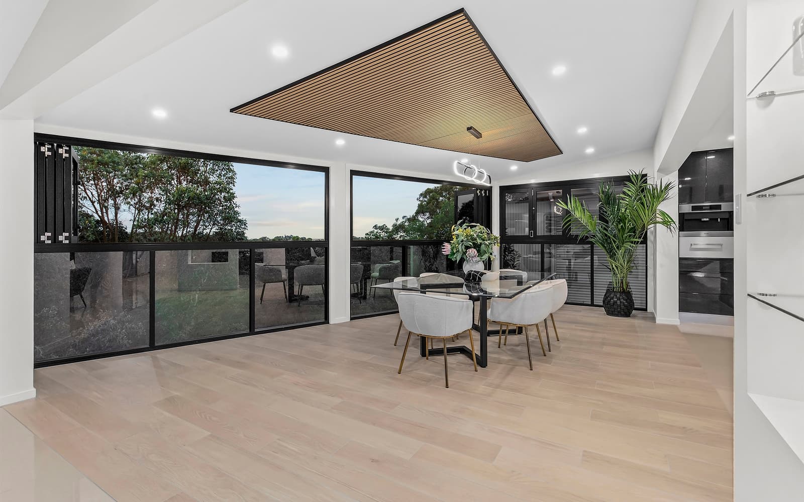 35 Tullylease Place, Chermside West - Thumbnail 5