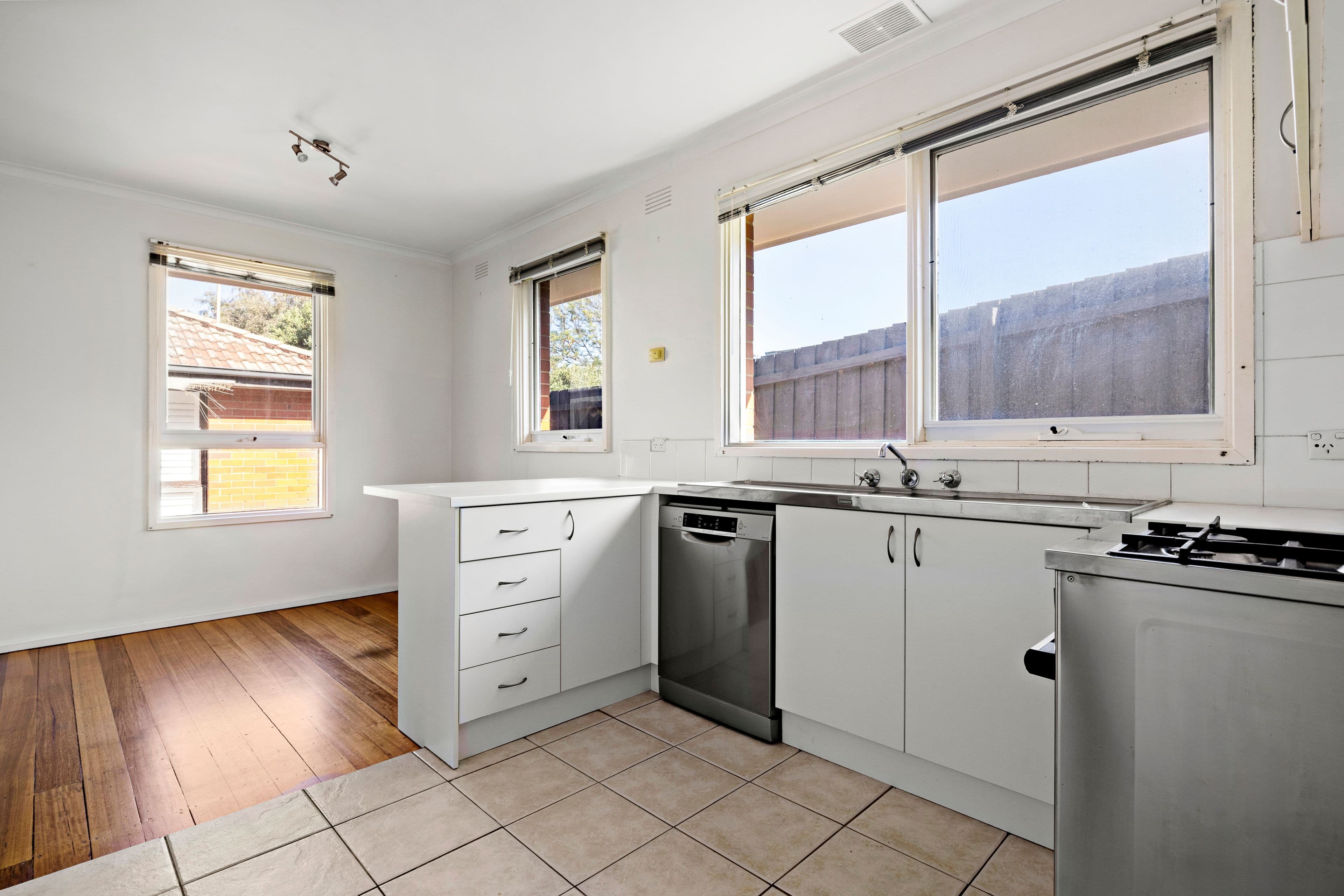 15 Gould Street, Frankston VIC 3199, Frankston - Thumbnail 4