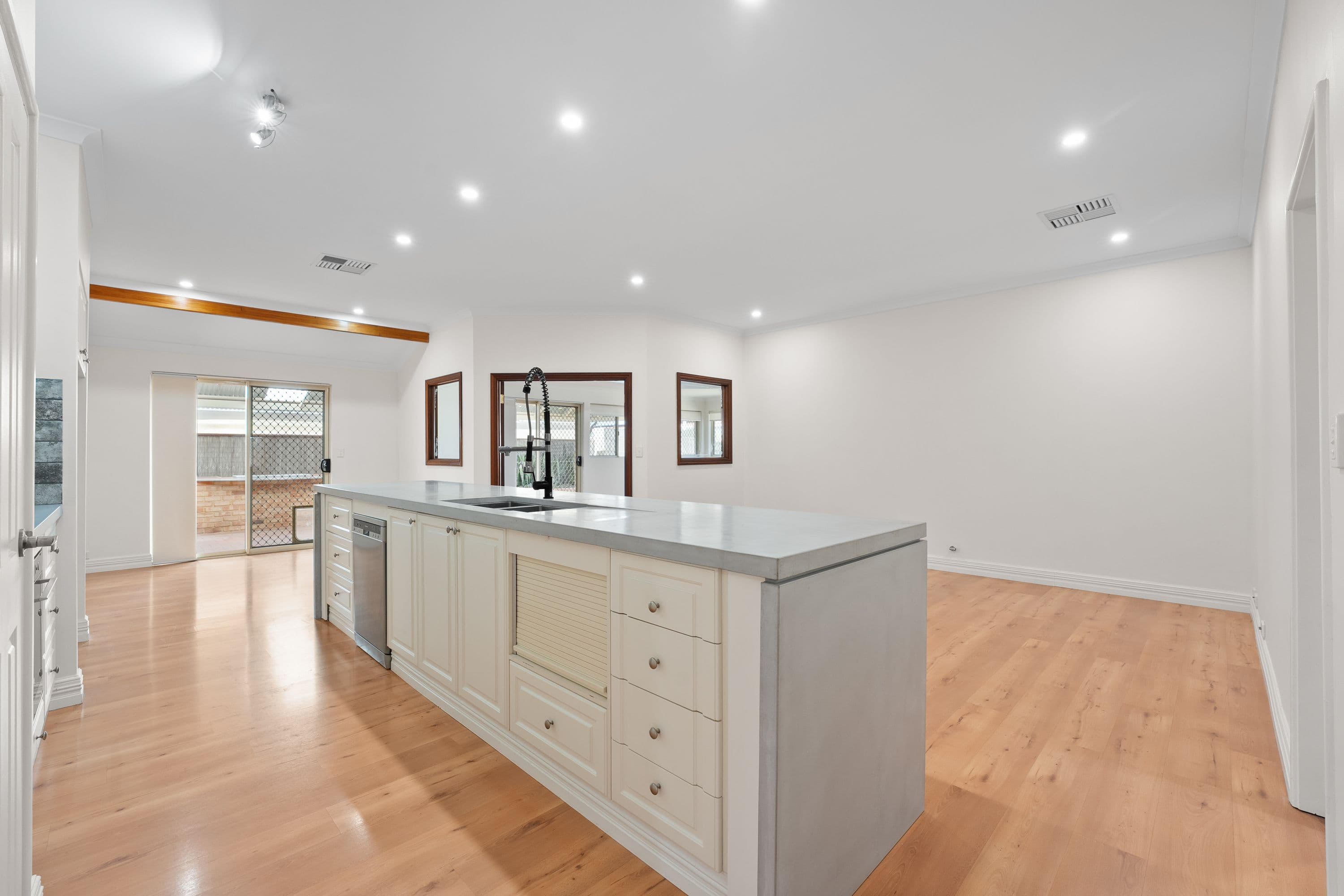 13 Bandol Gardens, Secret Harbour WA 6173, Secret Harbour - Thumbnail 3