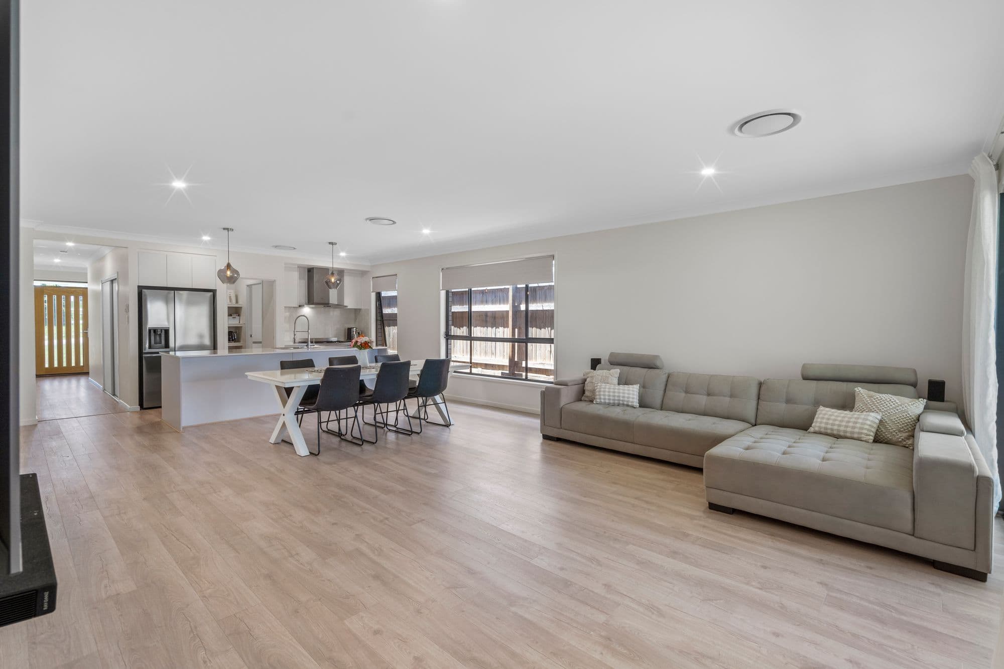 4 Alloway Close, Pallara QLD 4110, Pallara - Thumbnail 2