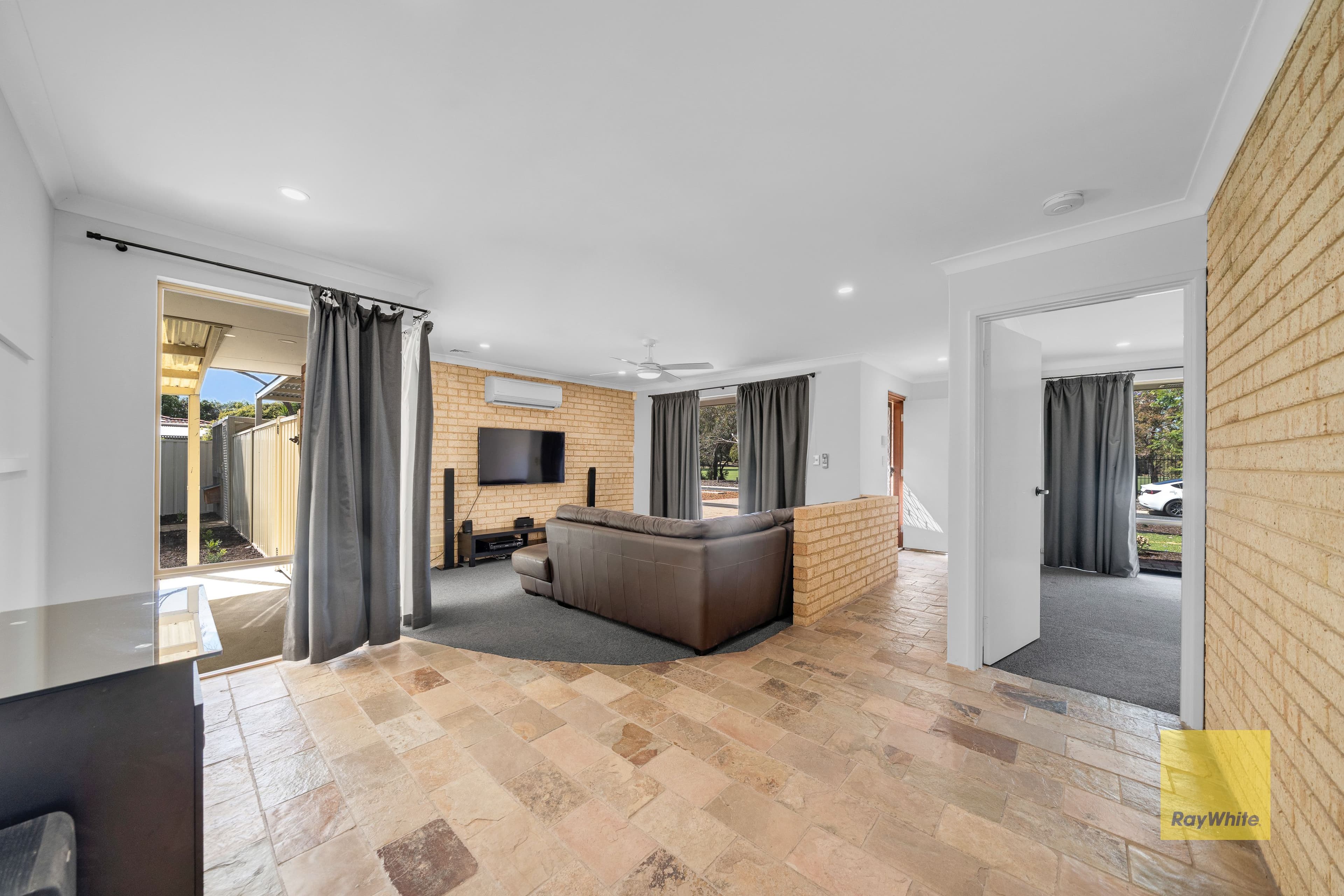 10 Trafalgar Gardens, Marangaroo WA 6064, Marangaroo - Thumbnail 5