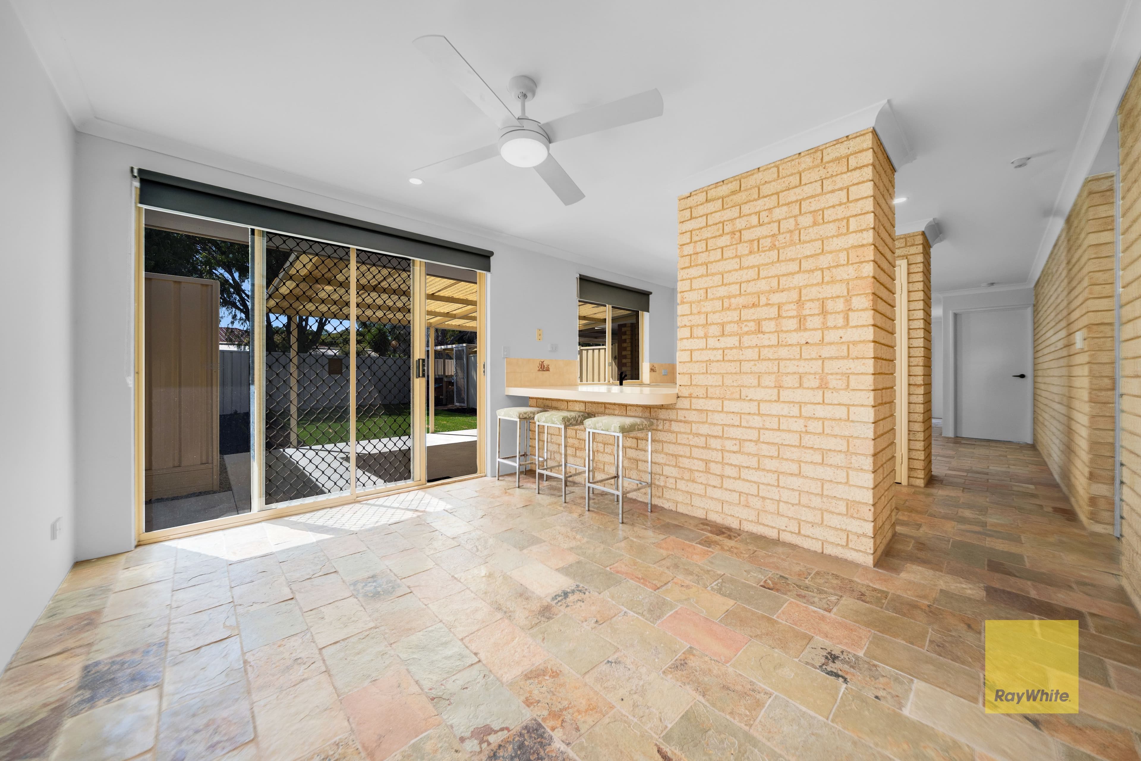10 Trafalgar Gardens, Marangaroo WA 6064, Marangaroo - Thumbnail 6