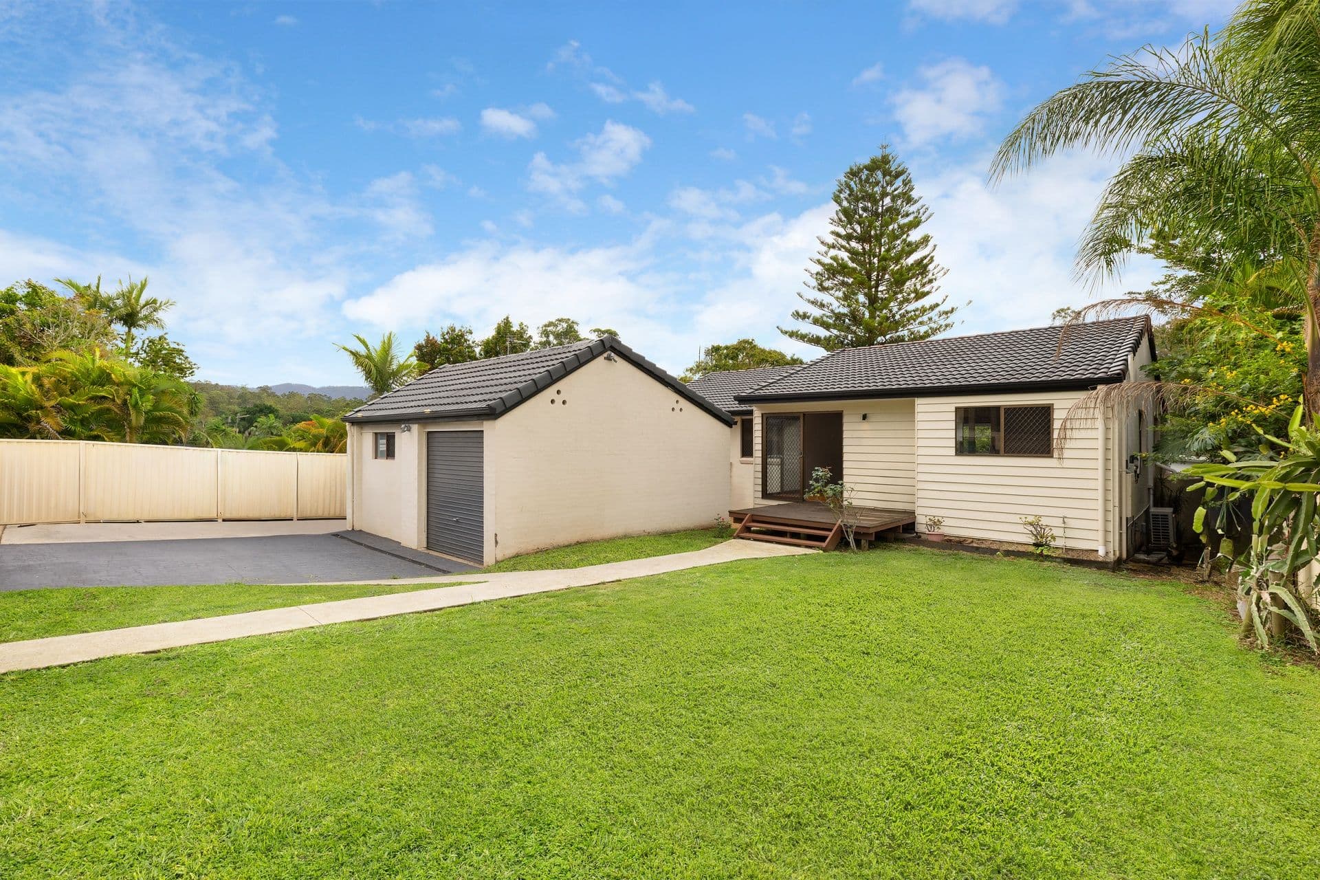 28 Dugandan Street, Nerang QLD 4211, Nerang - Thumbnail 2