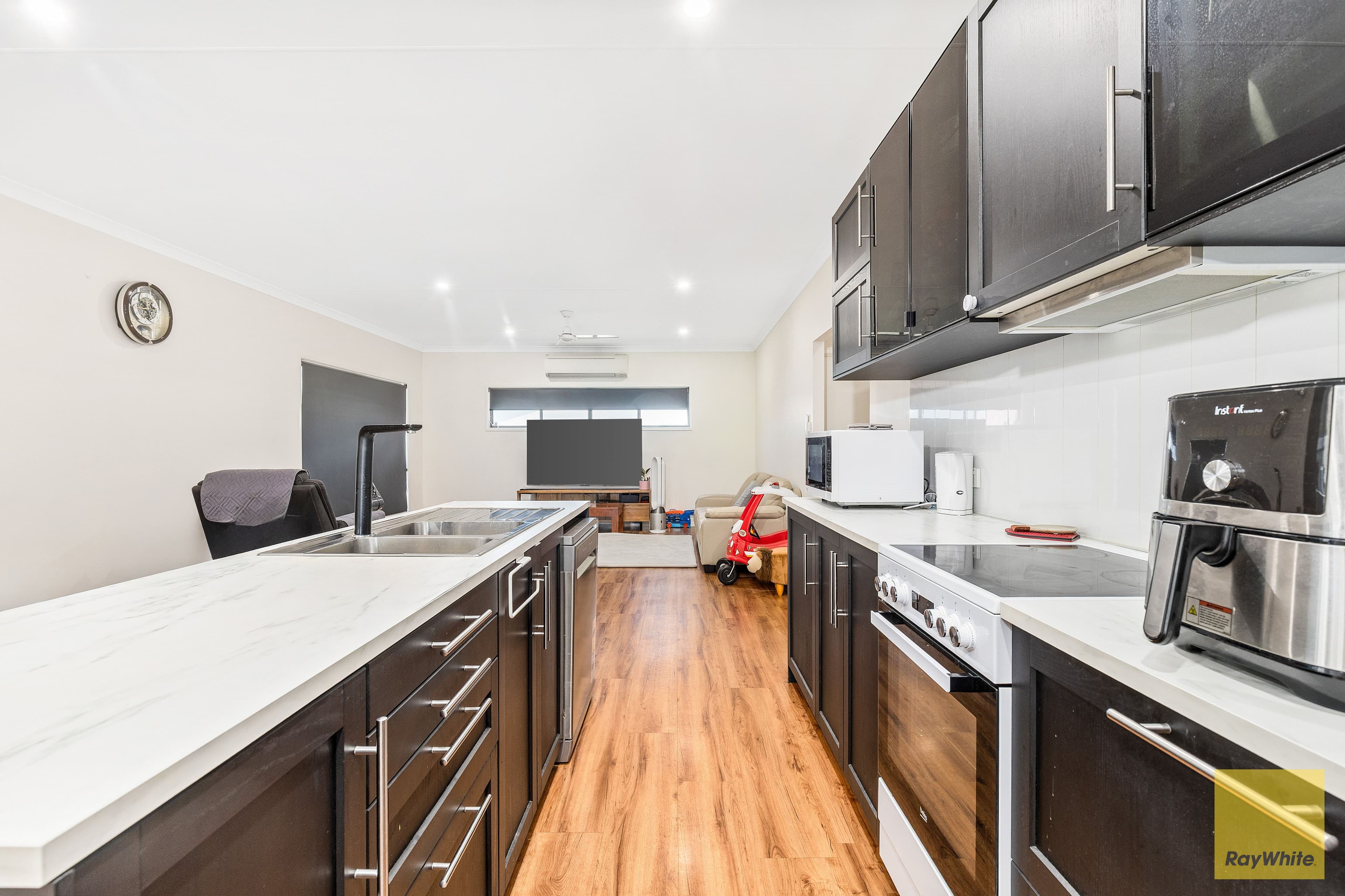 8 Costello Court, Emerald QLD 4720, Emerald - Thumbnail 4