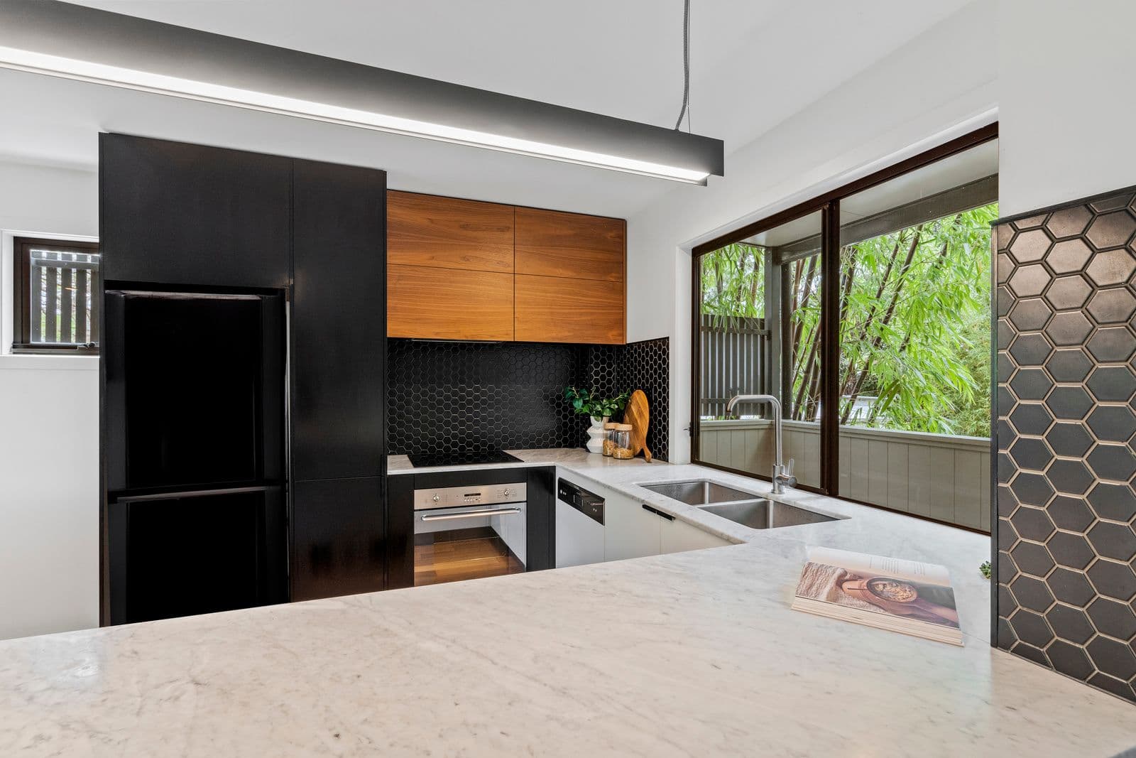 42 Baron Street, Greenslopes QLD 4120, Greenslopes - Thumbnail 2