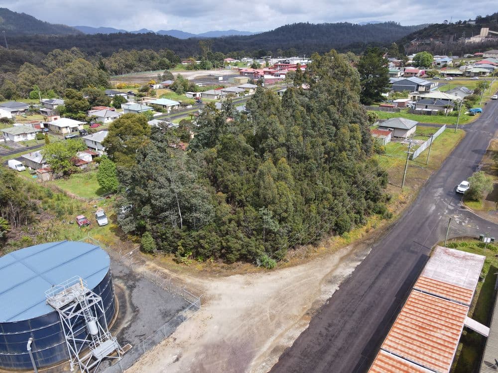 20 Karlson Street, ROSEBERY, TAS 7470, Rosebery - Thumbnail 3