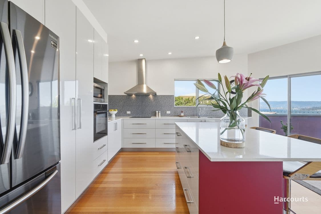 128A Derwent Avenue, LINDISFARNE, TAS 7015, Lindisfarne - Thumbnail 2