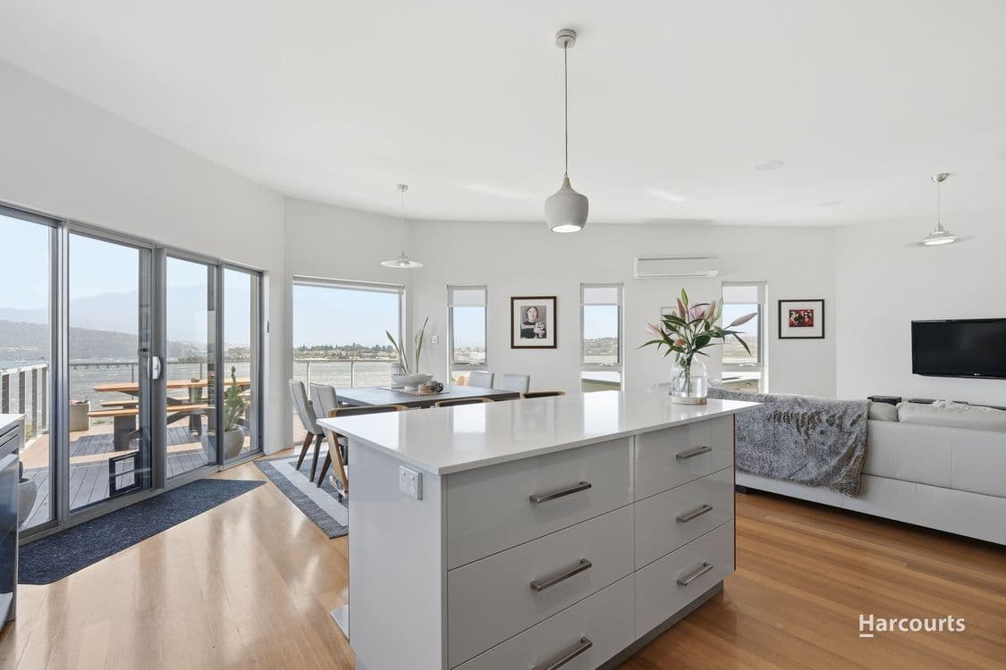 128A Derwent Avenue, LINDISFARNE, TAS 7015, Lindisfarne - Thumbnail 7