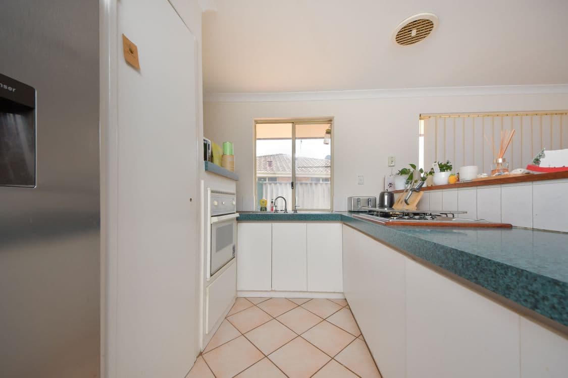 61 Grange Drive, COOLOONGUP, WA 6168, Cooloongup - Thumbnail 2