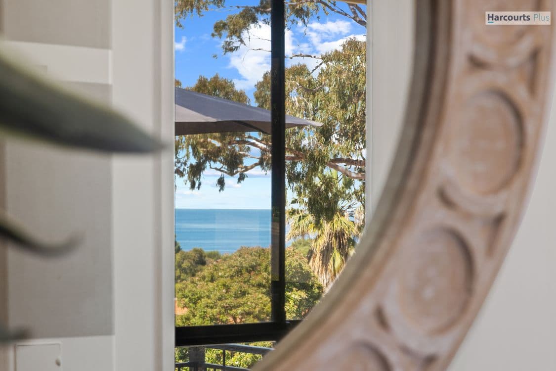 8 Sovereign Street, HALLETT COVE, SA 5158, Hallett Cove - Thumbnail 5