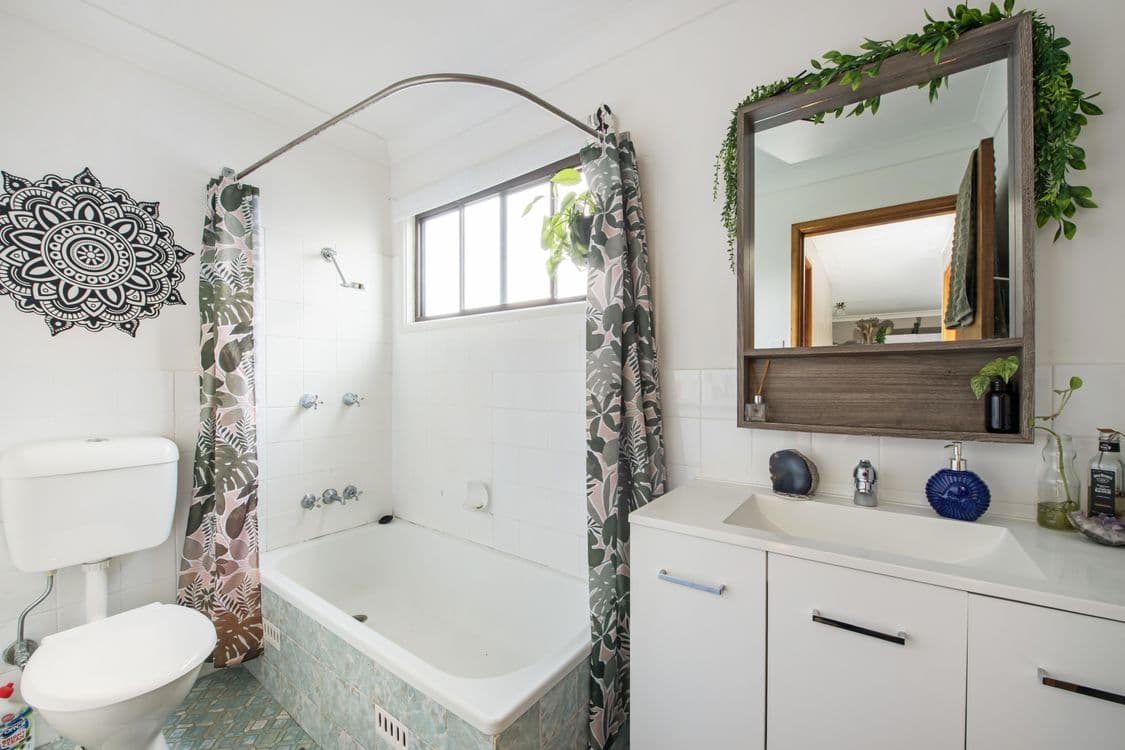 4 Merrendale Avenue, GOROKAN, NSW 2263, Gorokan - Thumbnail 3
