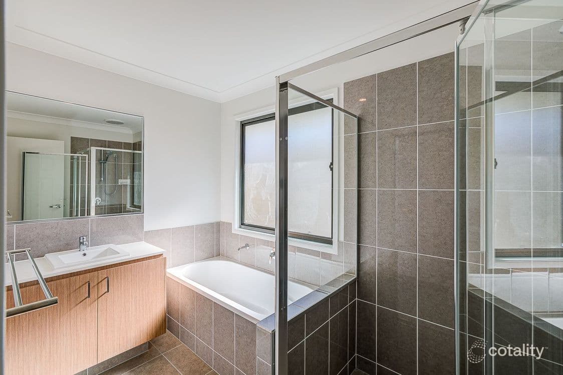 3 Brooklyn Close, PARK RIDGE, QLD 4125, Park Ridge - Thumbnail 3