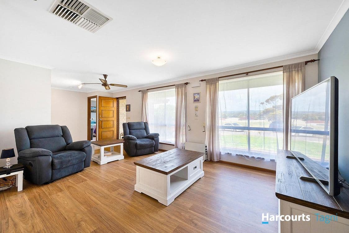 3 Larrimah Road, MORPHETT VALE, SA 5162, Morphett Vale - Thumbnail 2