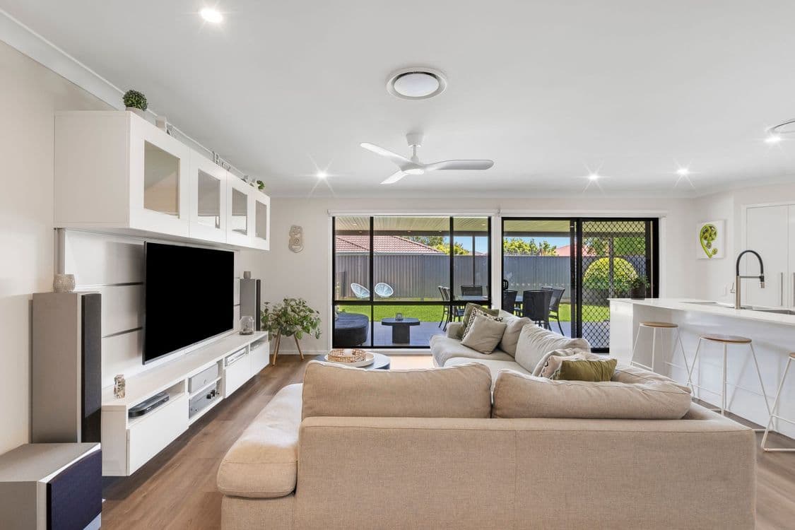 137 Kirralee Crescent, UPPER KEDRON, QLD 4055, Upper Kedron - Thumbnail 5