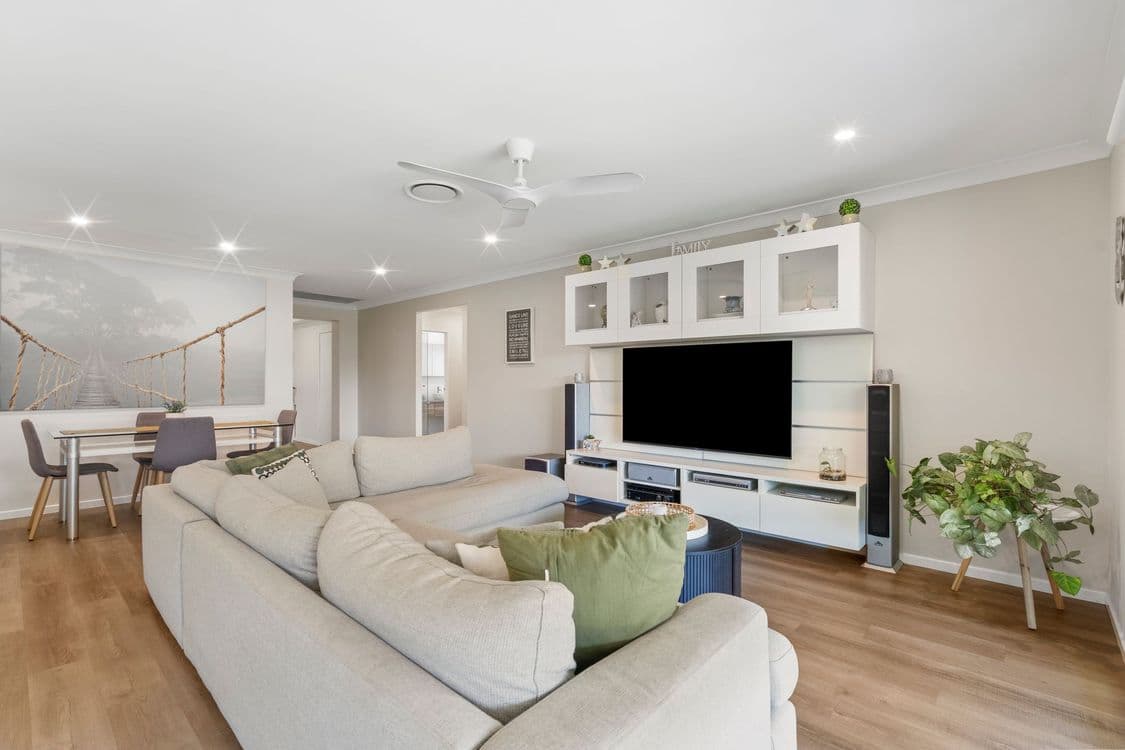 137 Kirralee Crescent, UPPER KEDRON, QLD 4055, Upper Kedron - Thumbnail 7