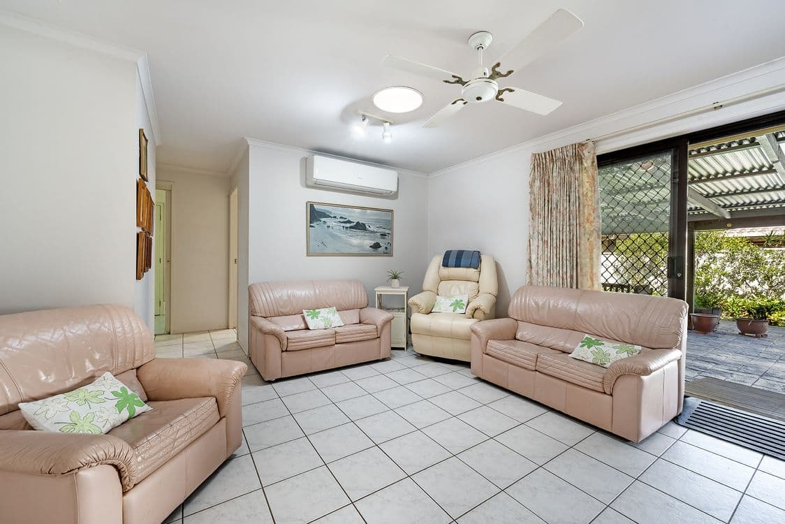 32 Oxford Drive, LAKE HAVEN, NSW 2263, Lake Haven - Thumbnail 5