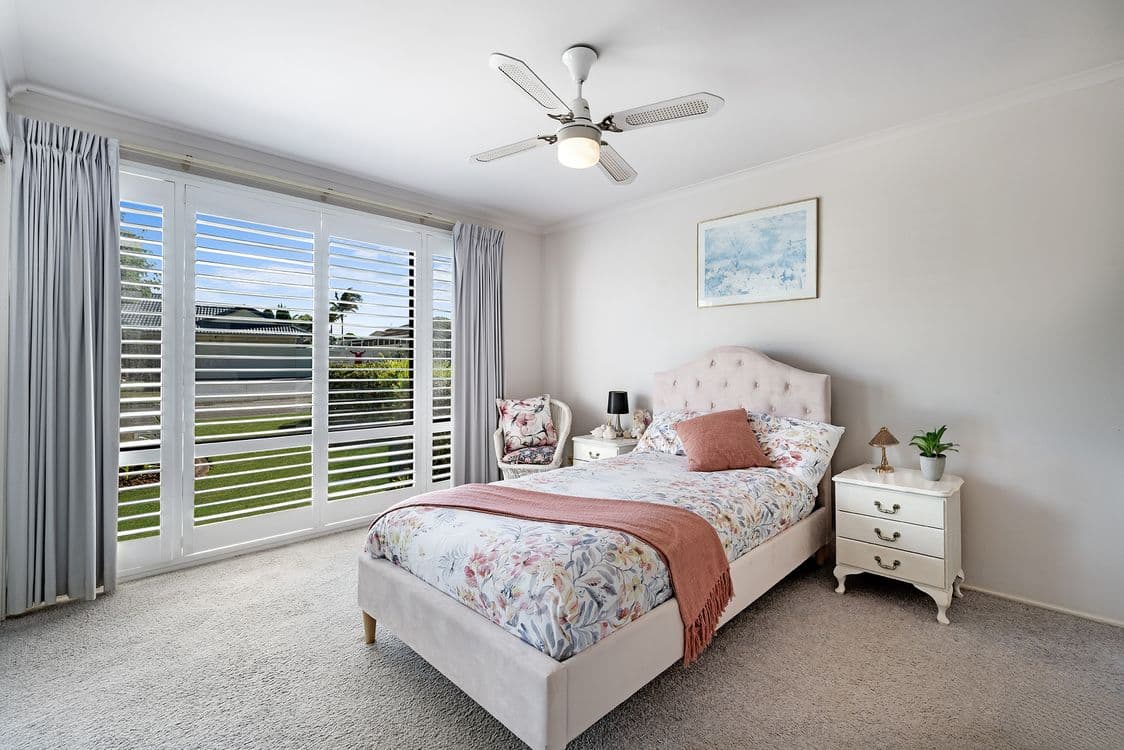 32 Oxford Drive, LAKE HAVEN, NSW 2263, Lake Haven - Thumbnail 6