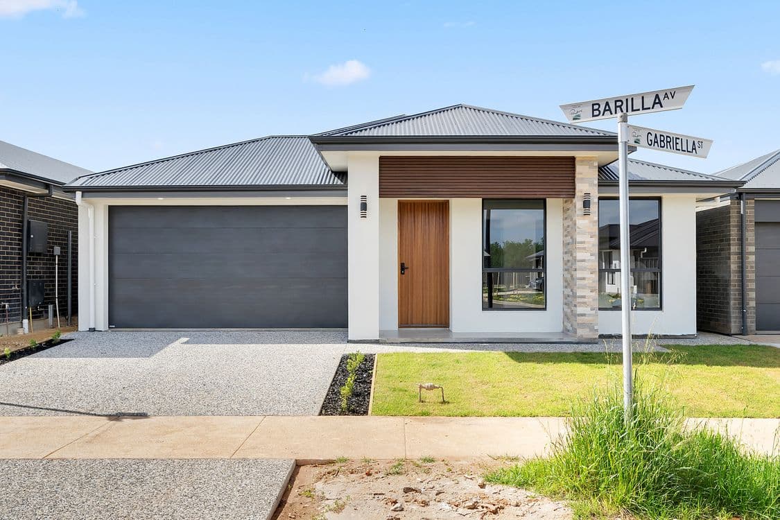 8 Elaroo Avenue, Salisbury North - Image 1