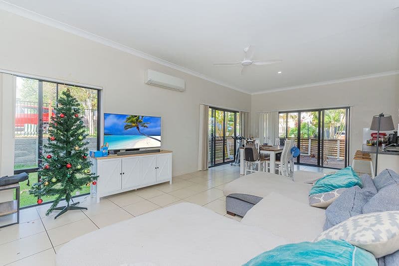 2/5 Maslin Chase, PACIFIC PINES, QLD 4211, Pacific Pines - Thumbnail 2