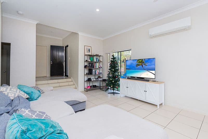 2/5 Maslin Chase, PACIFIC PINES, QLD 4211, Pacific Pines - Thumbnail 6