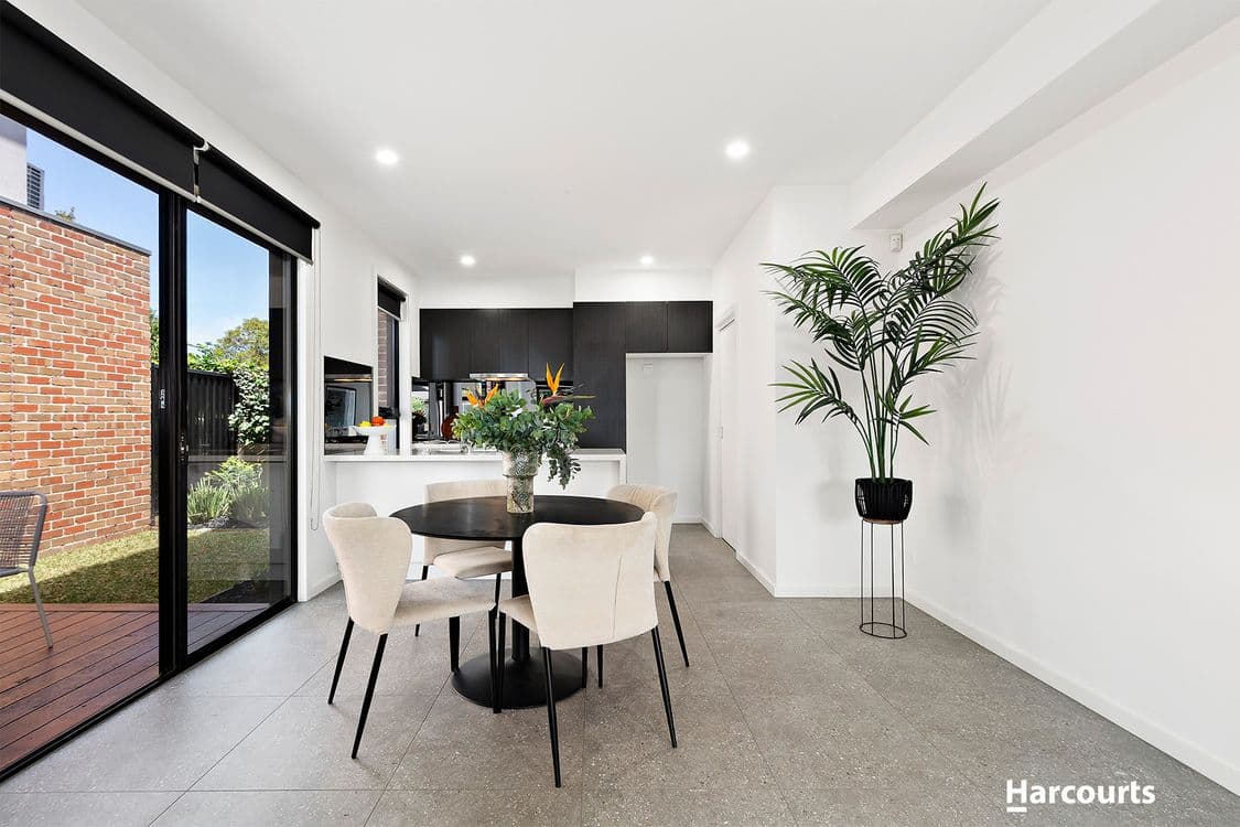 11b Lloyd Avenue, RESERVOIR, VIC 3073, Reservoir - Thumbnail 4
