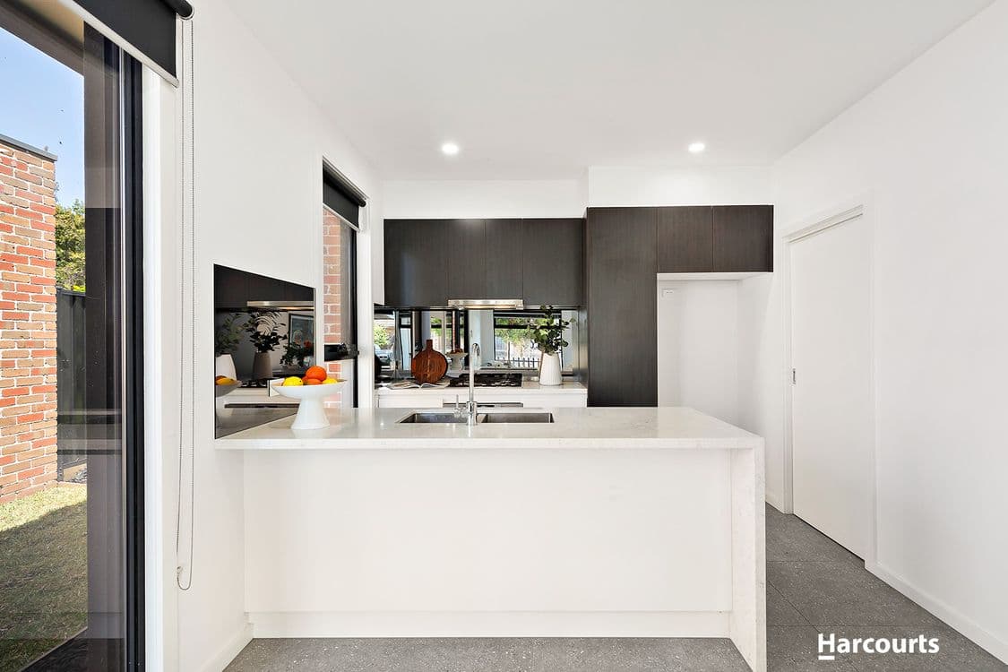 11b Lloyd Avenue, RESERVOIR, VIC 3073, Reservoir - Thumbnail 5