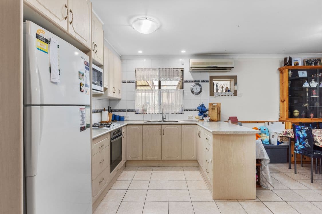 112 Highclere Boulevard, MARANGAROO, WA 6064, Marangaroo - Thumbnail 6