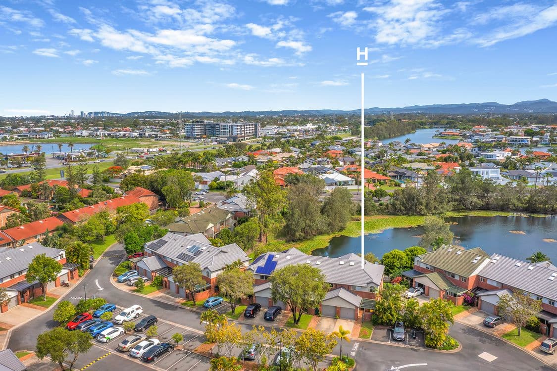 25/7-9 Santa Cruz Boulevard, CLEAR ISLAND WATERS, QLD 4226, Clear Island Waters - Thumbnail 2