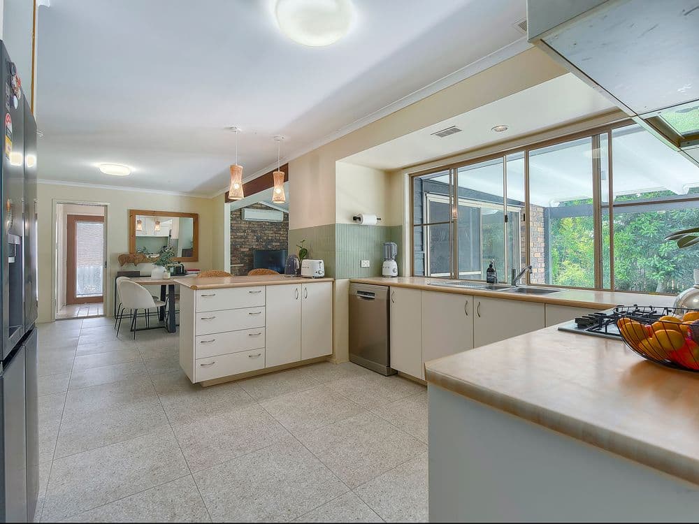12 Wattletree Place, THE GAP, QLD 4061, The Gap - Thumbnail 4