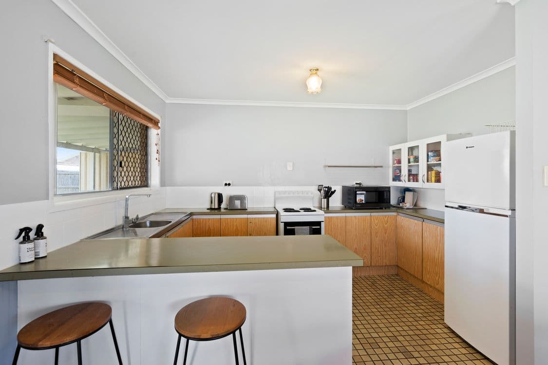 22 Banks Crescent, WYNNUM WEST, QLD 4178, Wynnum West - Thumbnail 3