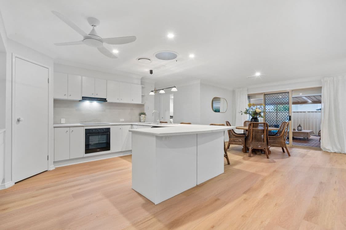 21 Kimbolton Drive, REDLAND BAY, QLD 4165, Redland Bay - Thumbnail 2