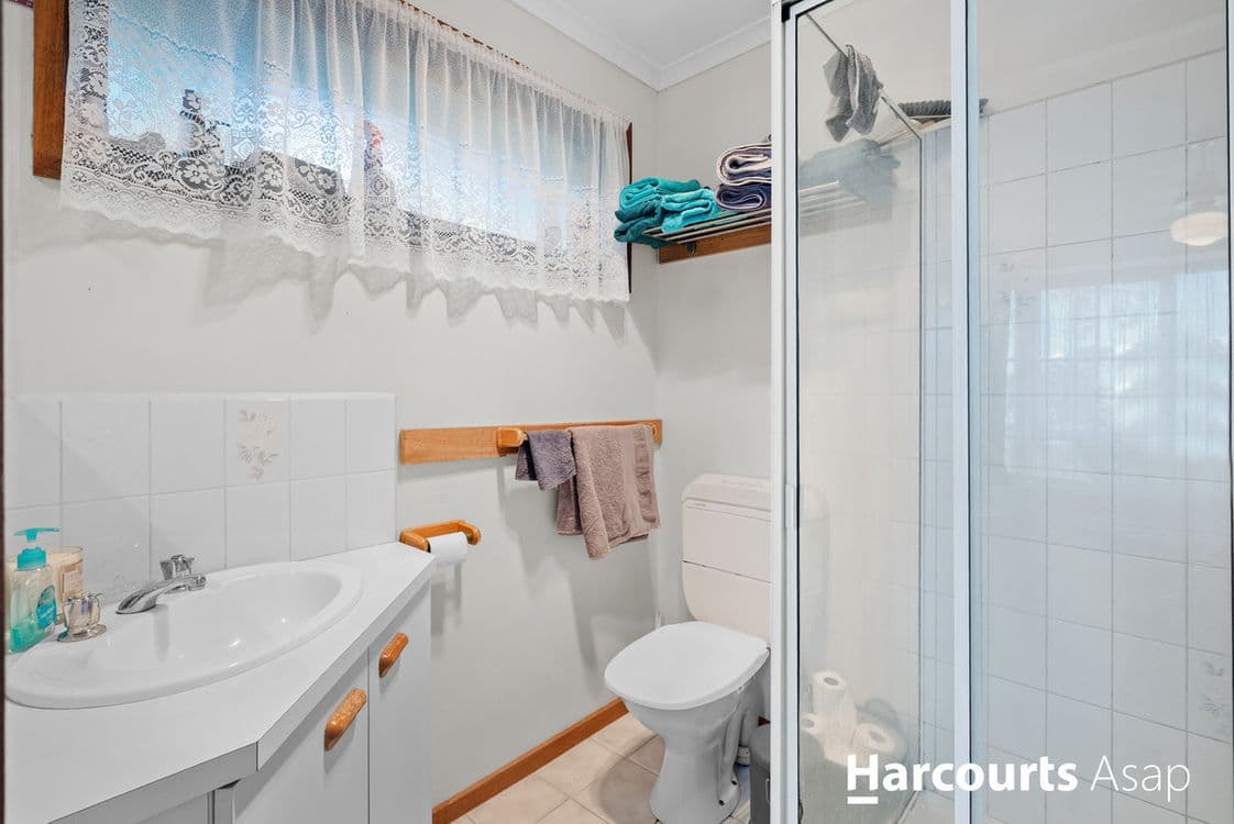 12 Fleetwood Drive, NARRE WARREN, VIC 3805, Narre Warren - Thumbnail 4