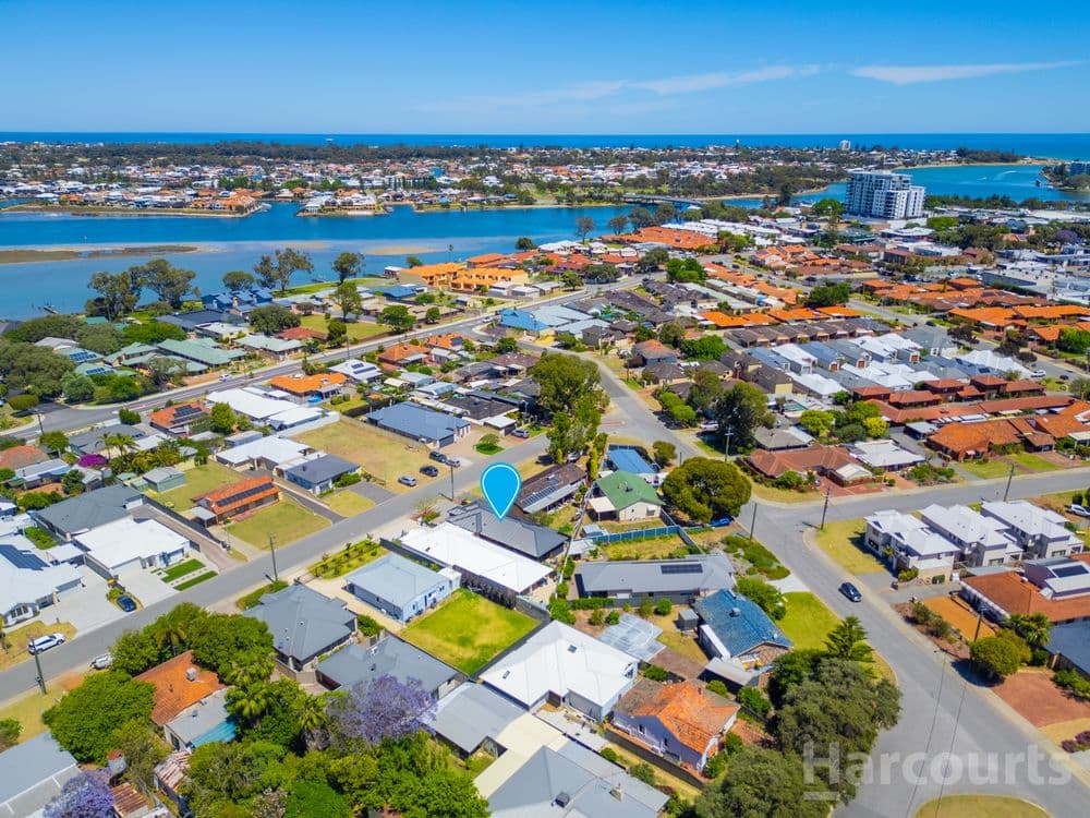 4A Loxton Street, DUDLEY PARK, WA 6210, Dudley Park - Thumbnail 2