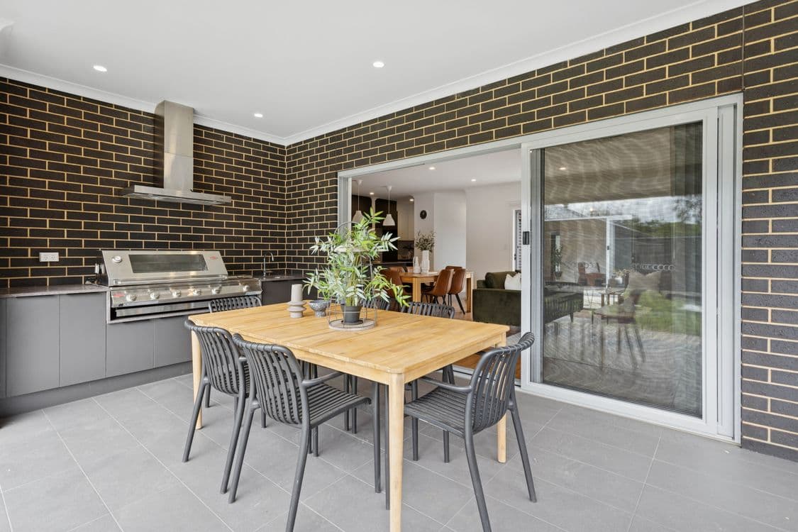 14 Warburton Road, VALLEY VIEW, SA 5093, Valley View - Thumbnail 2