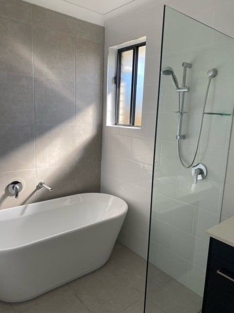 17 Emilee Court, MOORE PARK BEACH, QLD 4670, Moore Park Beach - Thumbnail 4