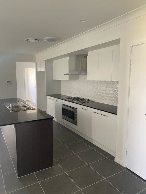 17 Emilee Court, MOORE PARK BEACH, QLD 4670, Moore Park Beach - Thumbnail 5