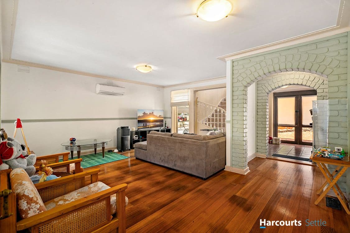 61 Windella Crescent, GLEN WAVERLEY, VIC 3150, Glen Waverley - Thumbnail 2