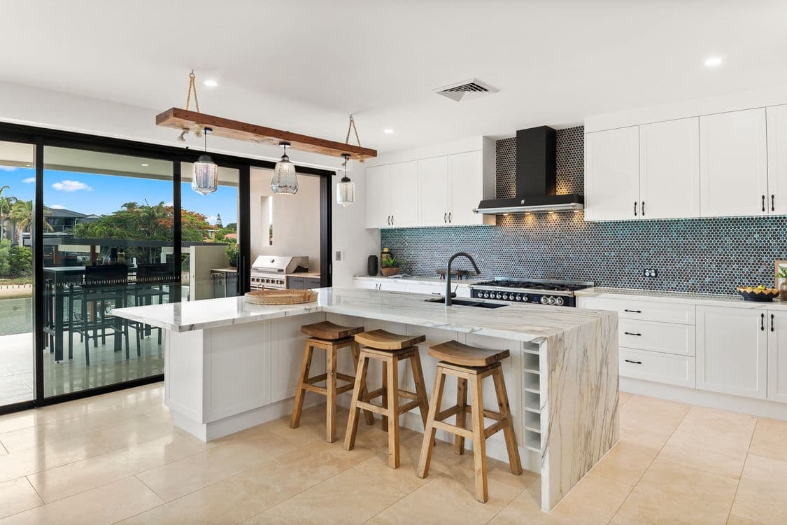 11 Gretel Drive, MERMAID WATERS, QLD 4218, Mermaid Waters - Thumbnail 8